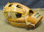 Wilson Baseball Field Master A2606 Left Hand Throw Size 9.5 Right Catch. Fixed Price $24.99.