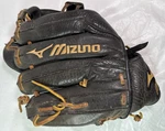 Mizuno Gmvp 1175 Black Leather 11.75 Inch Right Handed Throw Professional. Fixed Price $72.00.