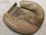 Vtg 60S Spalding Larry Yogi Berra Rh Catcher Mitt Glove Autograph Model 42-785. Fixed Price $29.99.