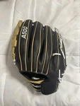 Wilson Siren 12.5" A500 Left Handed Throw Baseball Glove New WTA05RF22125. Fixed Price $45.00.