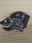Black Leather Wilson Ez Catch AO425 ZS10-MLB 10" Youth Baseball Glove Rht. Fixed Price $20.00.