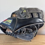 Mizuno Mz 117 Tleft Hand Baseball Mitt. Fixed Price $25.00.
