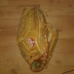 Vintage Rawlings Fast Back 1017 Model Robin Yount Baseball Rht Glove. Fixed Price $37.00.
