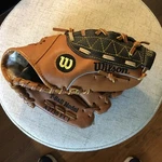 Wilson Glove T-ball Model A2730 EC1 Ez Catch Fits The Left Hand (G15). Fixed Price $14.90.