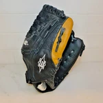 Easton Black Magic Series BMX1250B Rht Leather Baseball Glove 12.5 Mitt. Fixed Price $16.95.