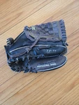 Mizuno MZ107 Youth Baseball Glove Professional Model Ful Grain Leather Ages 6-10. Fixed Price $15.30.