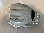 Mizuno Pro Select Fastpitch Softball Glove 12" Rht Gpsf 1200C. Fixed Price $150.00.
