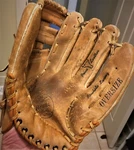 Vintage Montgomery Ward #60-21160 Softball Mitt 13 Right Hand Throw. Fixed Price $12.99.