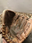 Louisville Slugger Eric Davis LSG46D 11 Right Hand Thrower Glove 100 Years. Fixed Price $21.95.