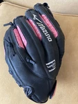 Black And Pink Mizuno Gpp 1209D2 Softball Mitt. Fixed Price $20.00.