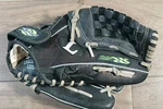 Louisville Slugger Zephyr Tps 12.5 Z1251 Baseball Softball Glove Rht. Fixed Price $25.00.