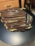 Mizuno Gfn 1100B1 Inches Baseball Glove Full Leather. Fixed Price $19.99.