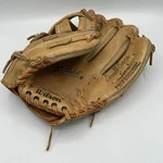 Wilson A2120 Japan Pro-back 10R Darrell Evans Model Snap Action Glove. Fixed Price $32.00.