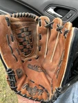 Rawlings BG535 Black Glove Baseball Softball 13.5 Inch Rht. Fixed Price $24.99.