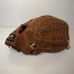Rht Louisville Slugger Series Bruise Gard Baseball Glove Japan G125-7C. Fixed Price $20.00.