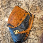 Wilson 12.5 Pro Select Dual Hinge Right Throwing Hand Baseball Glove A2476. Fixed Price $25.00.