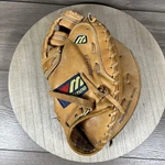 Mizuno Mz C25 Softball Baseball Catchers Mitt Glove Right Hand Throw. Fixed Price $51.99.