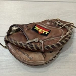 Zett BIC-2412 Boys Fully Broken In 32.5 Baseball Catchers Mitt Right Hand Throw. Fixed Price $34.99.