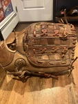 Vintage Andia M214 Baseball Glove 11 1/2. Rht. Over 40 Yrs. Read Description. Fixed Price $20.00.