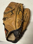 Easton Competitor Series EX1224 12.25 Baseball Glove Oil Injected Leather Rht. Fixed Price $44.99.