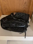Easton Black Magic 12.5 Inch Etx 125B Baseball Mitt Glove Leather Rht. Fixed Price $19.95.