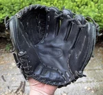 Wilson A2000 Pro Stock 11 Black Chicago Cubs Youth Baseball Glove Mitt Rht. Fixed Price $129.99.