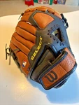 Wilson Select 11" Leather Baseball Glove Rht A2445 Adjustable Wrist Sports Gear. Fixed Price $25.00.