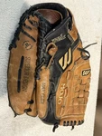Mojo Mizuno Right Handed Throw Rh Mitt Mlb Baseball Glove Model MZM1301. Fixed Price $44.00.