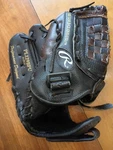 Rawlings PL129BPU 11 Inch, Youth Baseball Glove, Right Hand. Fixed Price $5.00.