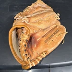 Wilson A2270 Richie Zisk Autograph Model Baseball Glove Rht 9.5" Youth. Fixed Price $16.00.