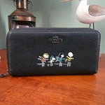 Coach 16122B Peanuts Snoopy Limited Edition Accordion Zip Black Leather Wallet. Fixed Price $199.00.