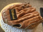 Pre Owned Wilson Kirby Puckett A2225KM Baseball Mitt. Leather. 12".. Fixed Price $30.00.