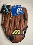 Mizuno Victory Softball 12.5 MVS1250 - Lht (glove Fits On Right Hand). Fixed Price $49.99.