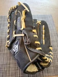Louisville Slugger Softball Baseball Glove Mitt Genesis 1884 GENBD-1300 13" Left. Fixed Price $39.99.
