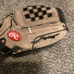 Rawlings Baseball Glove SE135 Right Hand Throw. Fixed Price $20.00.