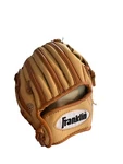 Franklin Youth 4809-9.5" T-ball Glove Ready To Play Included. Fixed Price $7.99.
