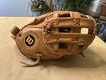 Wilson ACH2170 Catfish Hunter Baseball Softball Glove Right Hand Throw Cy Young. Fixed Price $52.00.