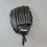 Franklin 8.5" Glove Performance Teeball Fielding Right Hand Throw Ready To Play. Fixed Price $8.99.