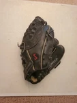 Spalding Stadium Series Handcrafted Quality Ez-flex STS25-B Stopper Jr. Glove. Fixed Price $8.63.