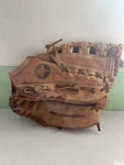 Vintage Rod Carew Spalding Baseball Glove Rht Advisory Staff 42-227 Pro (AB2-2). Fixed Price $39.99.