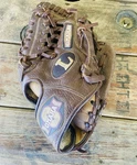 Louisville Slugger Tpx Omaha Series OPRO-1154 11.5 Rht Baseball Glove. Fixed Price $21.99.