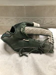 Mizuno GMVP-1250-PSES3 Green & White 12.5 Baseball Softball Glove Right Throw. Fixed Price $175.00.