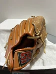 Ssi Pro Softball Baseball Glove Rht Pre-owned & Broke-in Brown Color. Fixed Price $5.99.
