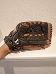 Louisville Slugger KHB1400 Baseball Softball Glove 14" Player Series Leather Rht. Fixed Price $24.95.