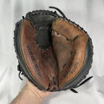 Glovesmith Field Commander Rht Catchers Model FC2018 - Broken In. Fixed Price $45.00.
