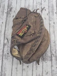 Zett BIC-2412 Baseball Catchers Mitt 33 Rht Leather. Fixed Price $24.95.