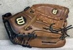 Wilson Baseball A700 Glove 12.5 Inch Rht Ecco Leather Mitt Dual Hinge Xlc A0700. Fixed Price $21.17.