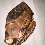 Vintage (1990S) Easton Pro Model EPC-1200 Brown Leather Lht Basket. Fixed Price $85.00.