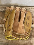Mag Pee Wee Baseball Glove PW-1297 Right Handed Thrower. Fixed Price $6.60.