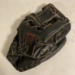 Mag Leaguer LL-1397 Right Hand Throw 10 Baseball Glove Made In Korea Black. Fixed Price $10.72.